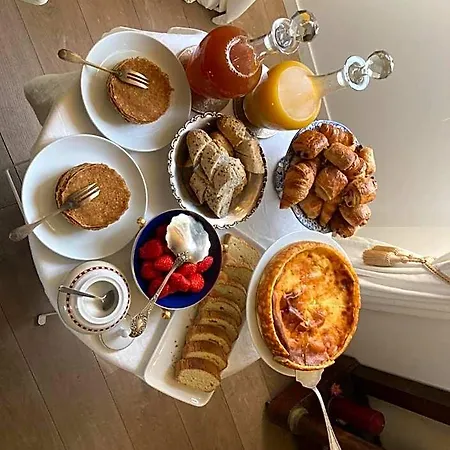 Oda ve Kahvaltı Le Manoir Du Ribardon 3*