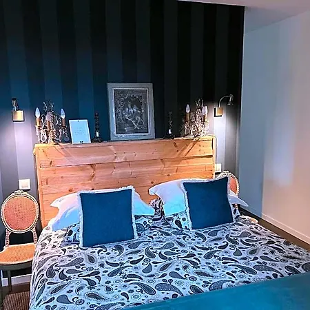 فندق مبيت وإفطار Le Manoir Du Ribardon 3*