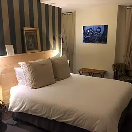 Le Manoir Du Ribardon 3*