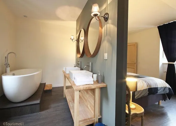 Le Manoir Du Ribardon Bed & Breakfast 3*